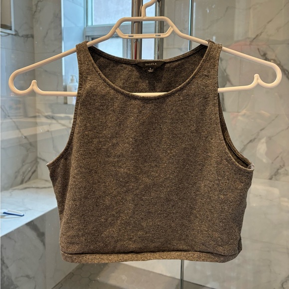 Aritzia - Taula racerback crop top grey sleeveless - Picture 1 of 3